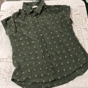 Olive green textures button down short sleeve shirt
